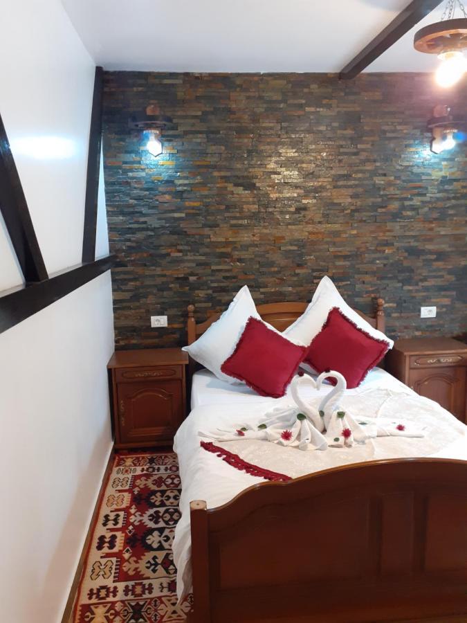 Pensiunea Dracula & Spa Capatineni-Ungureni Luaran gambar